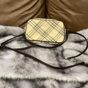 Burberry London mini pochette